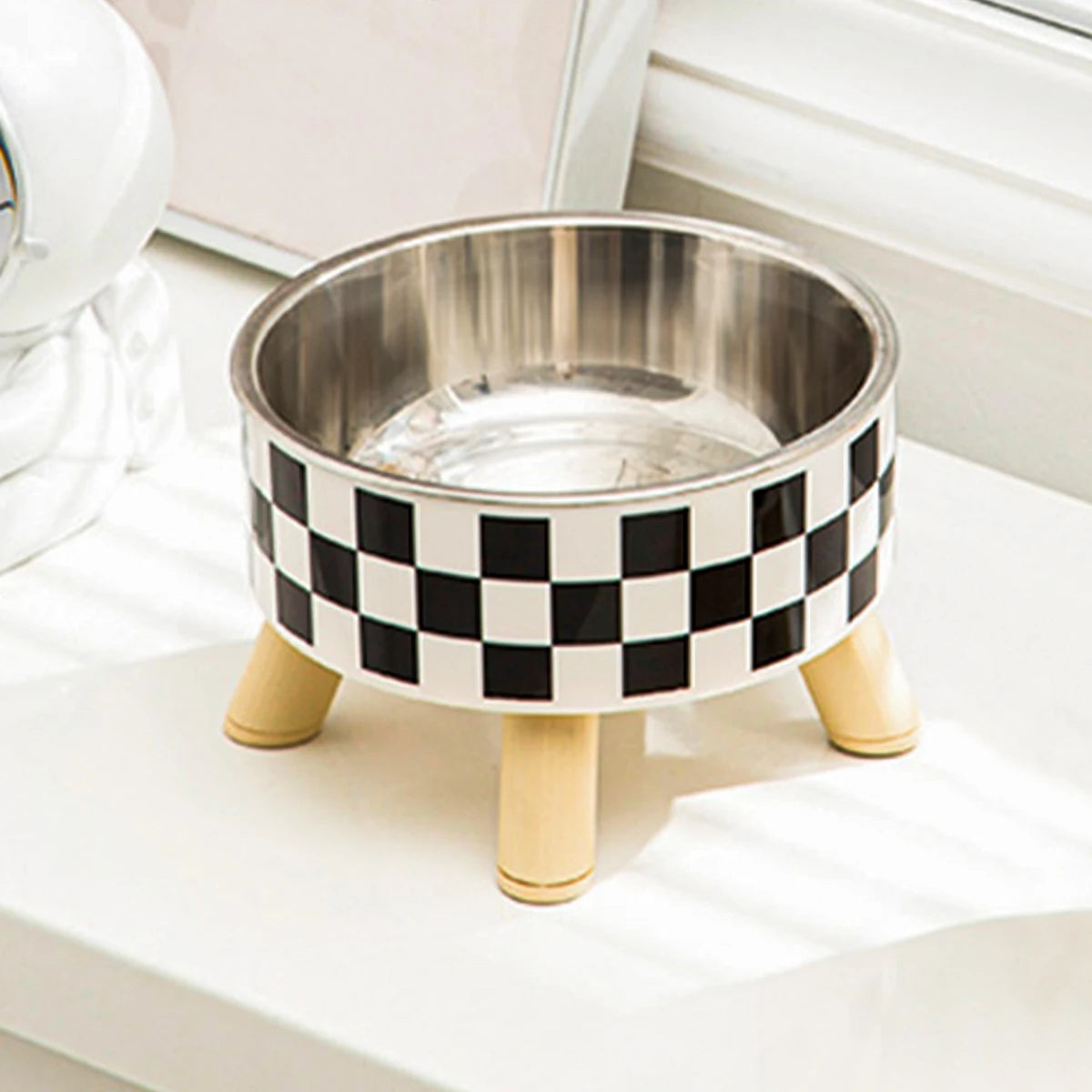 Elegant Raised Pet Bowl