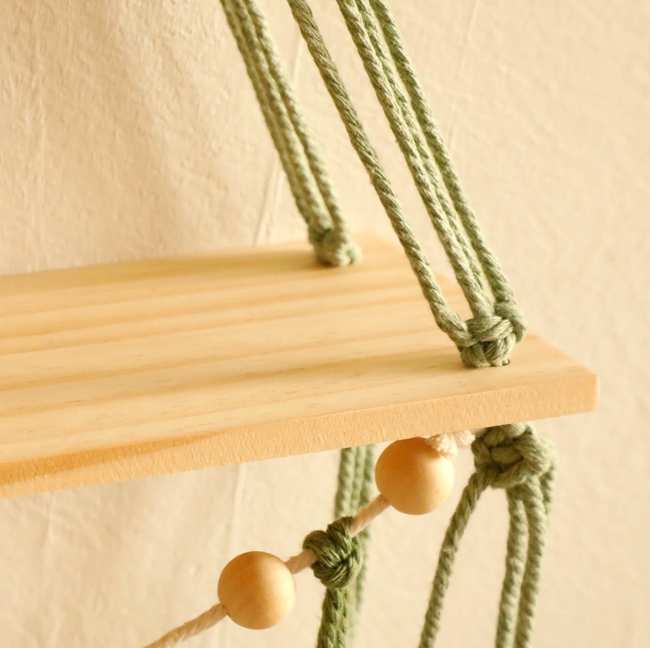 Boho Leaf Macramé Hanging Shelf