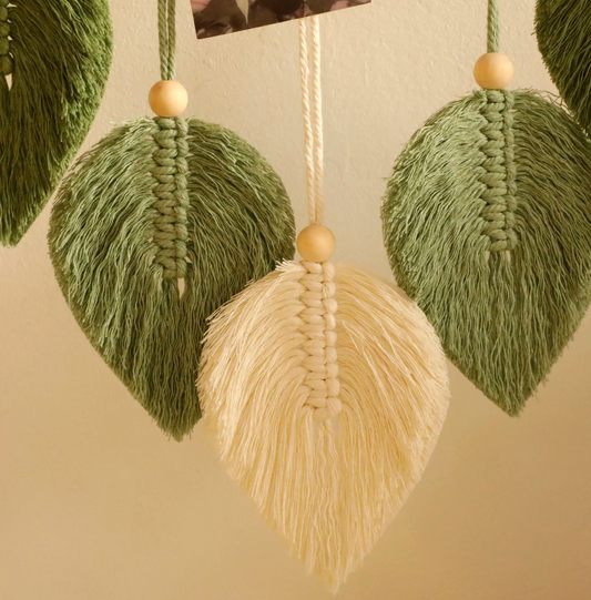 Boho Leaf Macramé Hanging Shelf