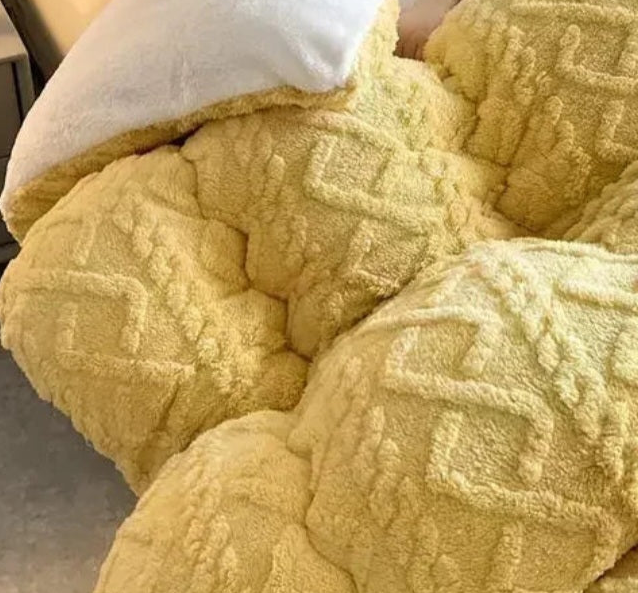Soft Textured Quilt – Premium Cozy Weave